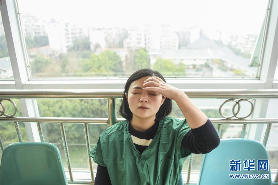 （一線抗疫群英譜·圖文互動）（8）“我已躬身入局，勢要共渡難關!”——戰“疫”一線醫生黃霞